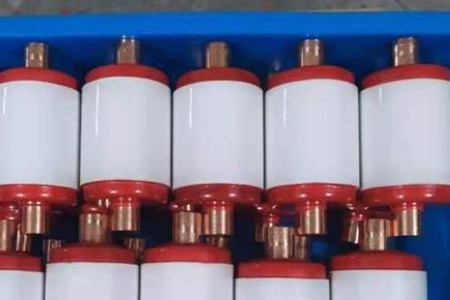 真空滅弧室的結(jié)構(gòu)、工作原理、特點以及應(yīng)用