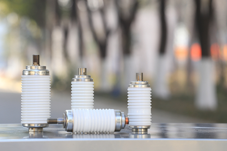 真空開關(guān)管接觸點選什么材質(zhì)好？一般為銅合金！